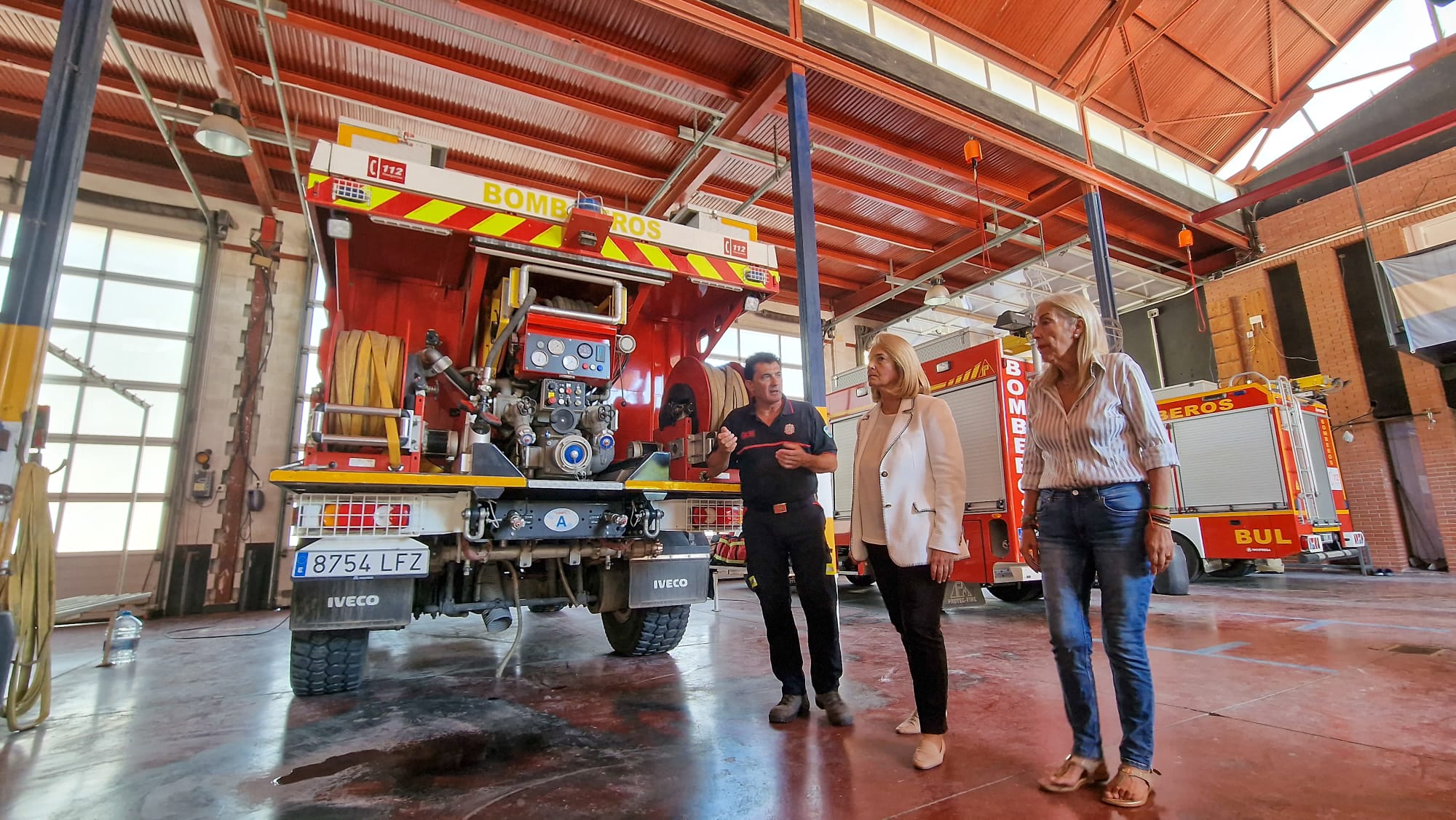 Motril agradece la labor de los bomberos y voluntarios de Protección Civil durante el incendio forestal de Los Guájares